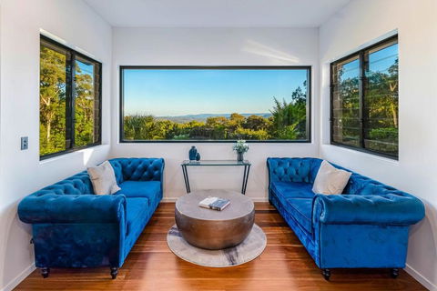 Ninderry Manor-Spectacular Hinterland Retreat - Sunshine Coast Guide 1
