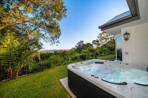 Ninderry Manor-Spectacular Hinterland Retreat - Sunshine Coast Guide 0