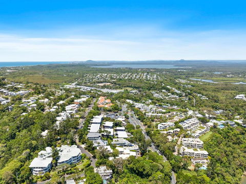 Noosa Views Apartment 4 Stylish Coastal Escape - Sunshine Coast Guide 1