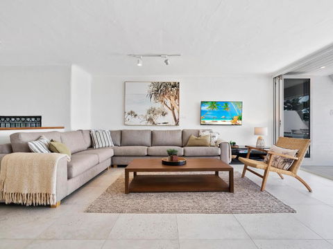 Noosa Views Apartment 4 Stylish Coastal Escape - Sunshine Coast Guide 3