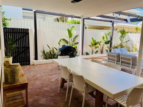 NOR214 - Northstead Coastal Charm - Sunshine Coast Guide 1