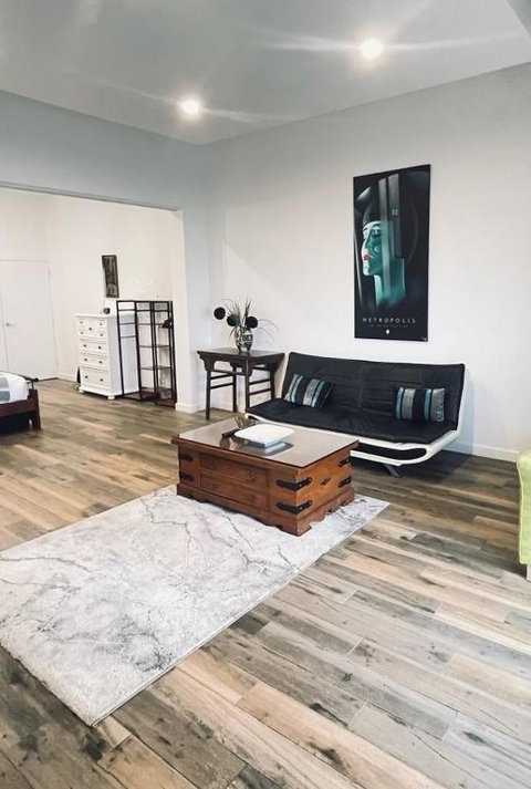 Northcote Spacious Studio - Sunshine Coast Guide 2