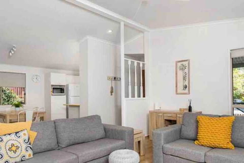 NORTH BYRON BEACH HOUSE Surf Sun Sand - Sunshine Coast Guide 1