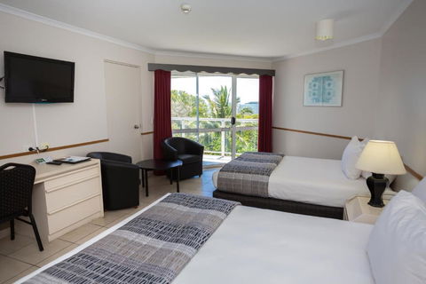 Ocean International Hotel - Sunshine Coast Guide 2