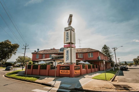 Northside Hotel Albury - Sunshine Coast Guide 0