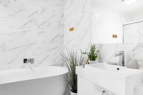 Olinda Village Apartment - A2 - Sunshine Coast Guide 2