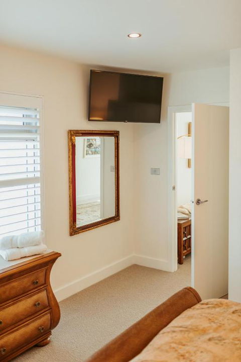 ONE Luxury Apartment - Sunshine Coast Guide 3