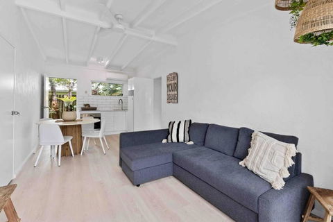 PA2 Stunning Sunshine Beach Apt Pets Welcome - Sunshine Coast Guide 0