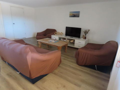 PACEYS PLACE - Sunshine Coast Guide 2
