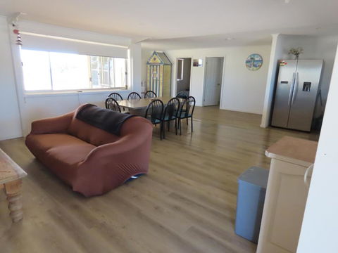 PACEYS PLACE - Sunshine Coast Guide 3
