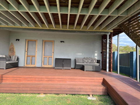 One Bedroom CBD Unit, Walk To Beaches & Cafes - Sunshine Coast Guide 2