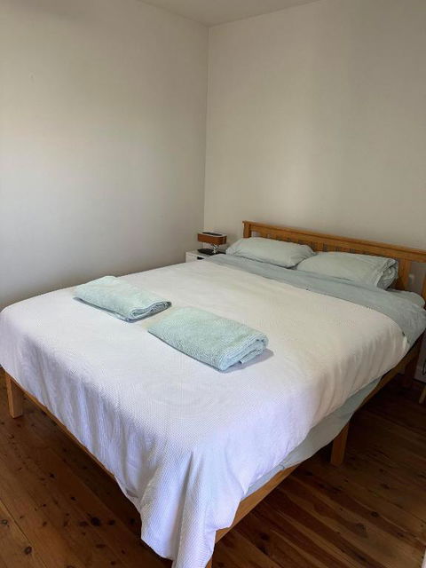 One Bedroom CBD Unit, Walk To Beaches & Cafes - Sunshine Coast Guide 1
