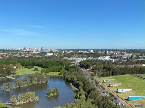 Parkside & City View In Sydney Olympic Park - Sunshine Coast Guide 1