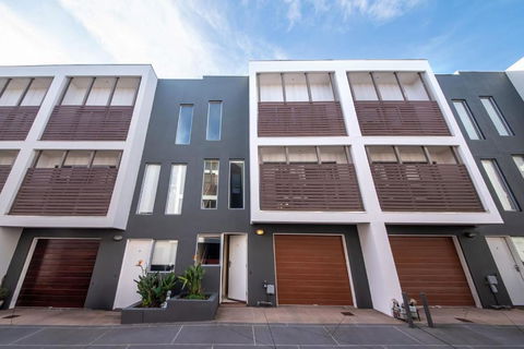 Page Seven By Property Mums - Sunshine Coast Guide 3