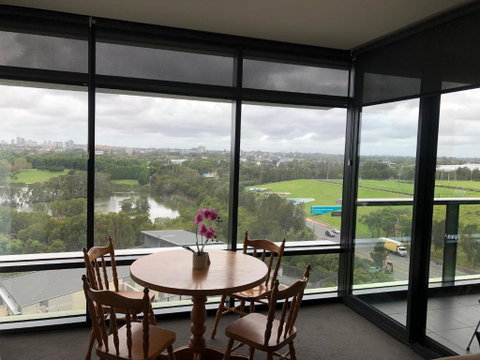 Parkview Modern Apartment W Parking @ Olympic Park - Sunshine Coast Guide 0