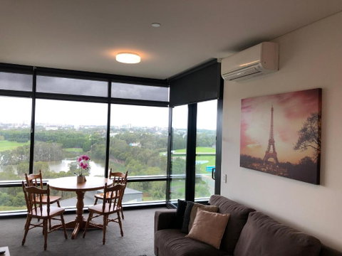 Parkview Modern Apartment W Parking @ Olympic Park - Sunshine Coast Guide 2