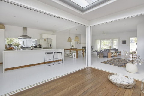 Patrick Street Villa - Sunshine Coast Guide 2
