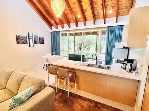 Peaceful Home In Forest - Sunshine Coast Guide 1