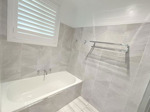 Peaceful Room In Modern Baulkham Hills Home - BH3 - Sunshine Coast Guide 2