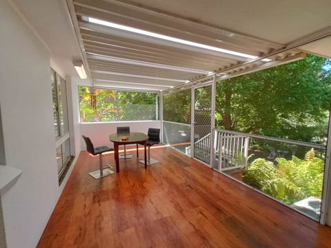 Peaceful Room In Modern And Spacious Baulkham Hills Home - BH2 - Sunshine Coast Guide 3