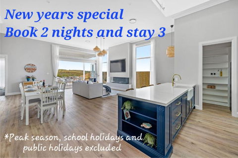 Playa Azul-Beach House On Catherine Hill Bay And Moonee Beach - Sunshine Coast Guide 1