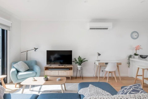 Perfect Port Melbourne Townhouse - Sunshine Coast Guide 1