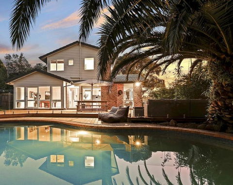 Pool & Pet Friendly - Mornington Peninsula Beach House - Sunshine Coast Guide 0