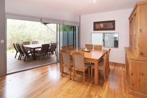 PEPPY TREE HOUSE - Sunshine Coast Guide 2