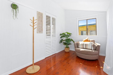 Perfect Cooee Bay Beach Getaway! - Sunshine Coast Guide 1