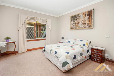 Perfect Entertainer-s Home With Pool - Sunshine Coast Guide 1