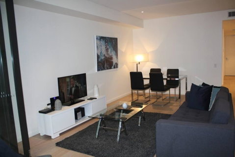 Perfect Large One Bedroom Plus Study - ALB09518 - Sunshine Coast Guide 0