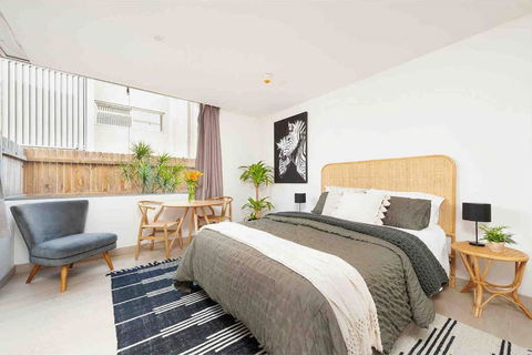 PERFECT STAY 2MIN By WALK TO THE BEACH FREE PARKING - Sunshine Coast Guide 0