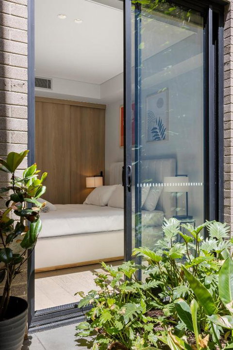Perfect Vacation Home W Terrace & Private Garage - Sunshine Coast Guide 2