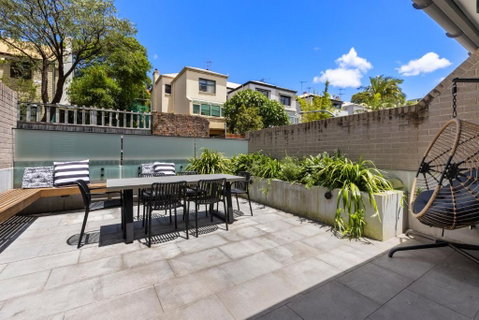 Perfect Vacation Home W Terrace & Private Garage - Sunshine Coast Guide 1