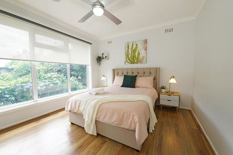 Pet-friendly Bayside 4BR Rental House Near Mentone - Sunshine Coast Guide 0