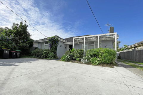 Pet-friendly Bayside 4BR Rental House Near Mentone - Sunshine Coast Guide 3
