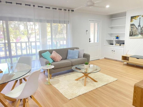 Pet Friendly Home In Albury - Sunshine Coast Guide 0