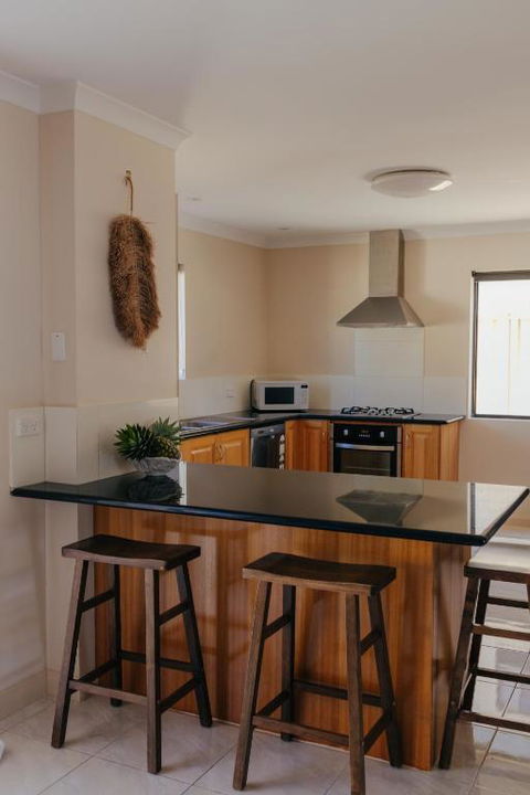 Pet Friendly Townhouse - Sunshine Coast Guide 3