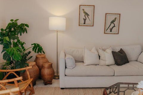 Pet Friendly Townhouse - Sunshine Coast Guide 0