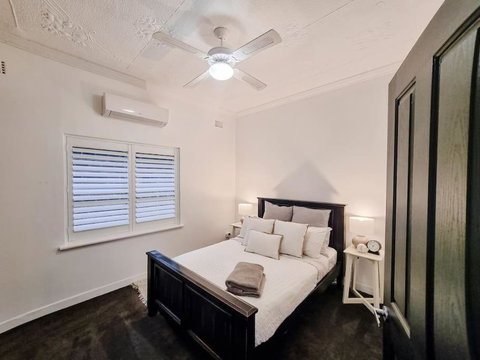 Peters Rest Central Wagga - Sunshine Coast Guide 0