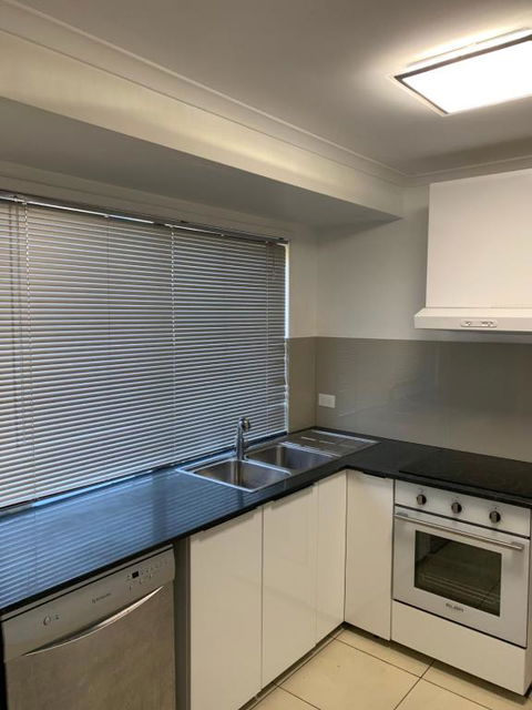 Pets Welcome Central And Convenient - Sunshine Coast Guide 1