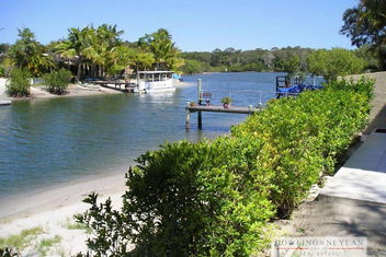 Peza Place 3 Peza Court 5 with Sunshine Coast Guide