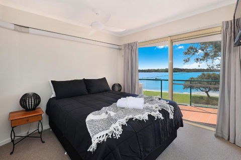PICNIC7- PICTURE PERFECT PICNIC POINT - Sunshine Coast Guide 2