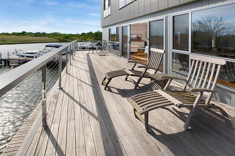 Pier 37 - Sunshine Coast Guide 1