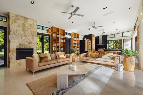 Pine Mountain - Sunshine Coast Guide 2