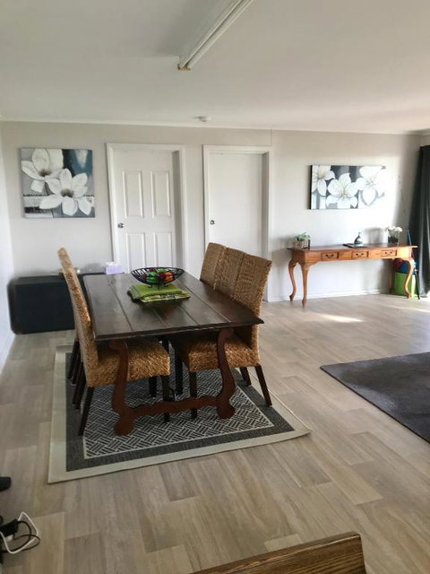 Pine View Holiday Rental - Sunshine Coast Guide 2