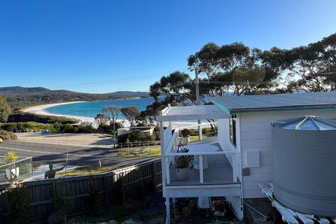 PIPI SHACK - Iconic Waterfront Shack Binalong Bay - Sunshine Coast Guide 0