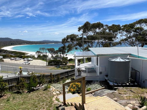 PIPI SHACK - Iconic Waterfront Shack Binalong Bay - Sunshine Coast Guide 1