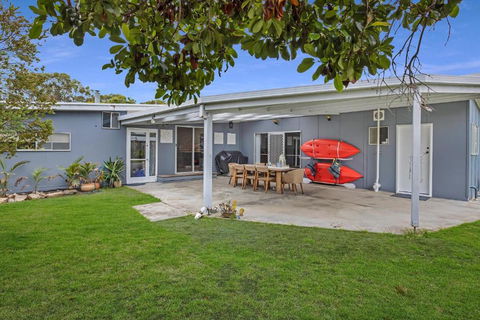 Plymouth - Sunshine Coast Guide 1