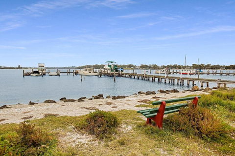 Plymouth - Sunshine Coast Guide 2